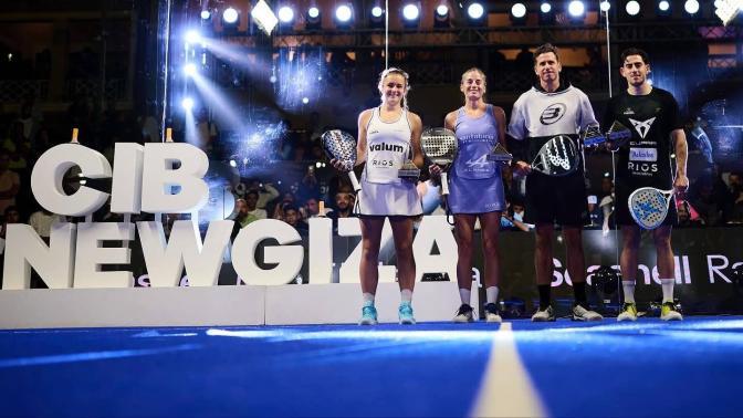 Martina Calvo y Jon Sanz hacen historia del pádel navarro en Egipto